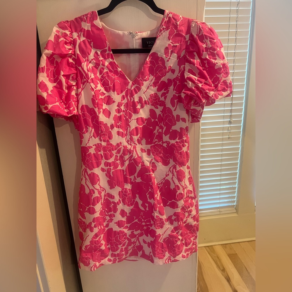 VICI - Kenzie Floral Mini Dress. Size Small. - Picture 2 of 4